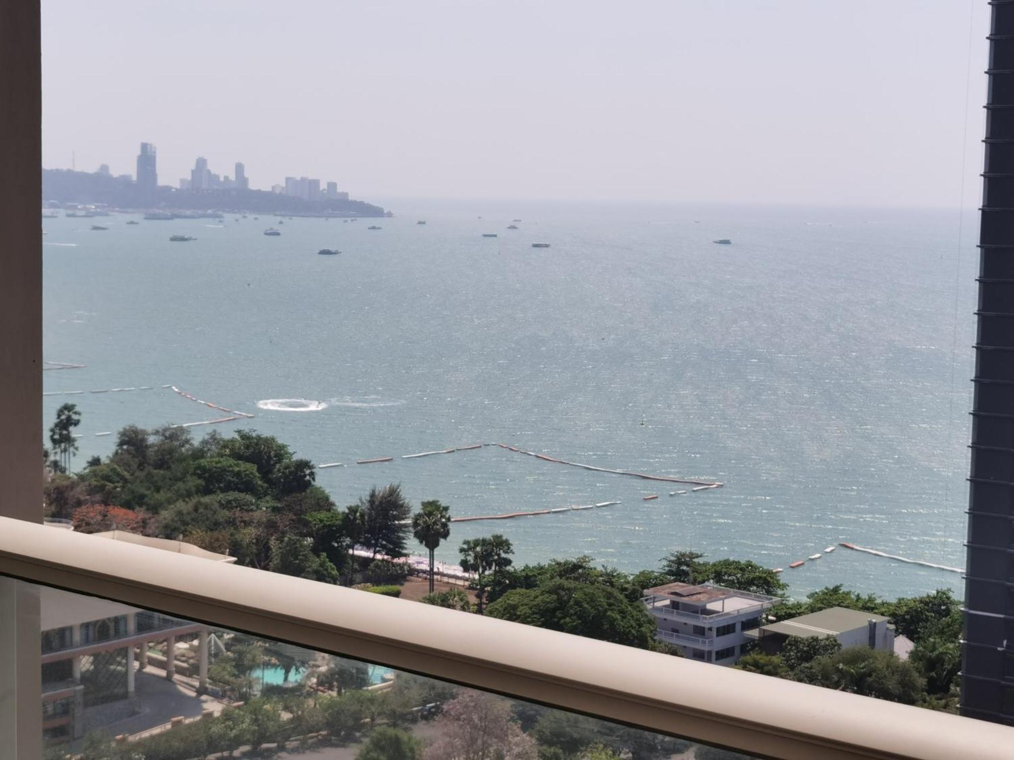 The Riviera Wongamat Hong Apartment باتايا المظهر الخارجي الصورة