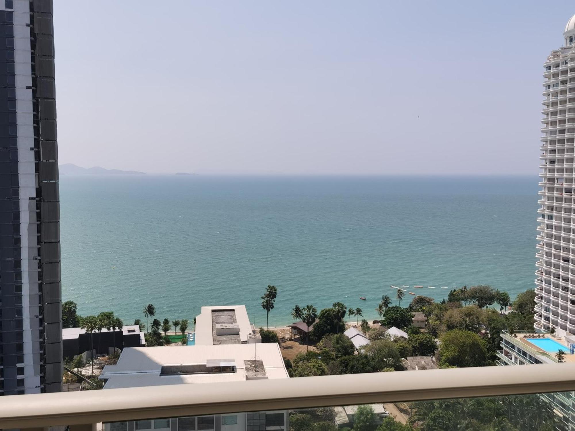 The Riviera Wongamat Hong Apartment باتايا المظهر الخارجي الصورة