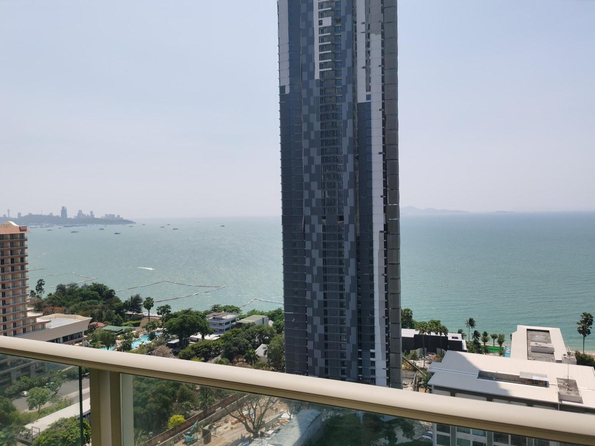 The Riviera Wongamat Hong Apartment باتايا المظهر الخارجي الصورة