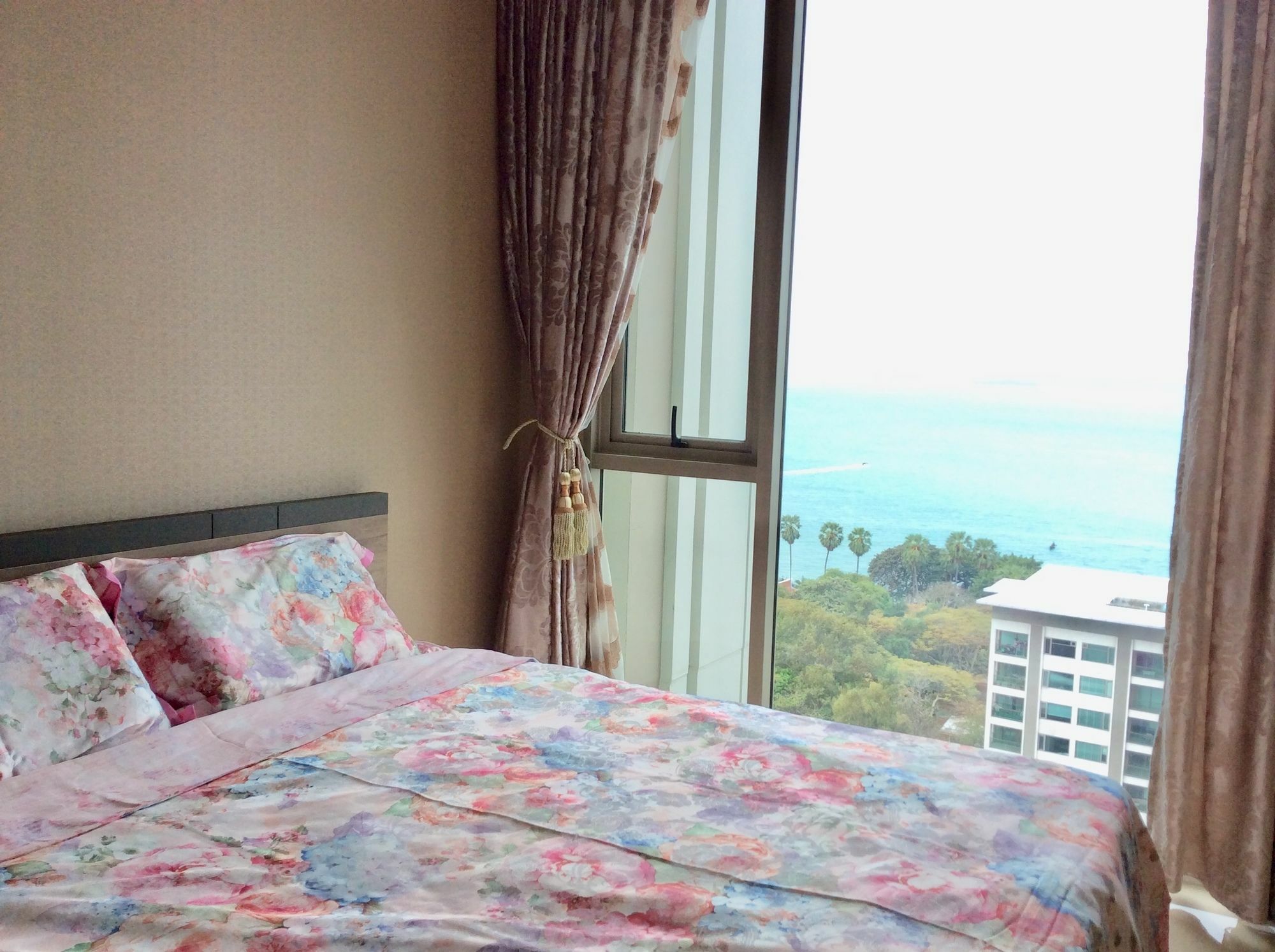 The Riviera Wongamat Hong Apartment باتايا المظهر الخارجي الصورة