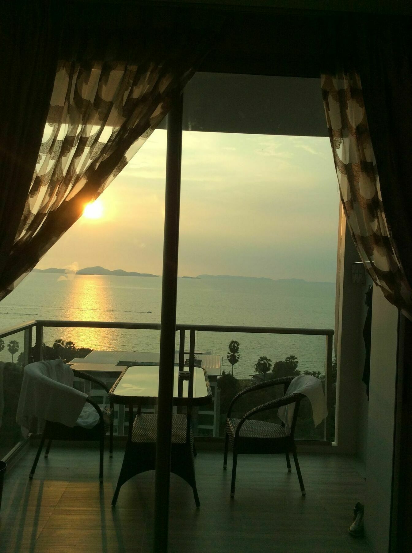 The Riviera Wongamat Hong Apartment باتايا المظهر الخارجي الصورة