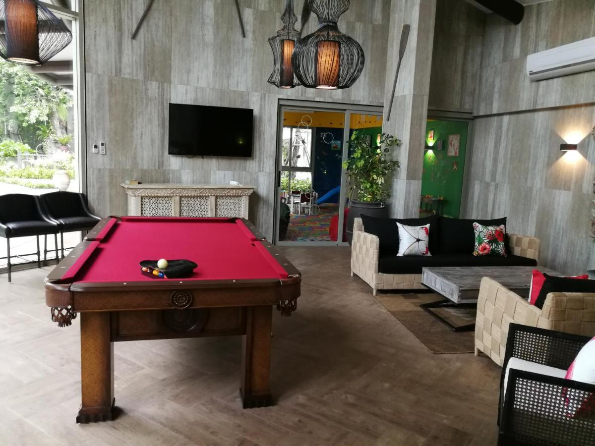The Riviera Wongamat Hong Apartment باتايا المظهر الخارجي الصورة