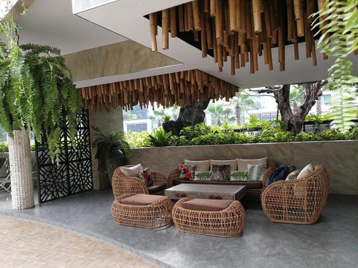 The Riviera Wongamat Hong Apartment باتايا المظهر الخارجي الصورة