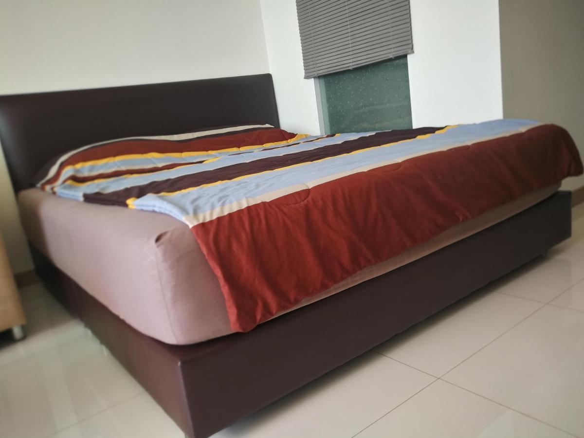 The Riviera Wongamat Hong Apartment باتايا المظهر الخارجي الصورة